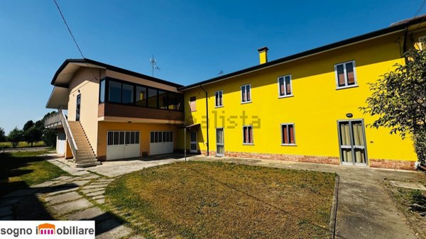 casa indipendente in vendita a Villa Bartolomea in zona Spinimbecco