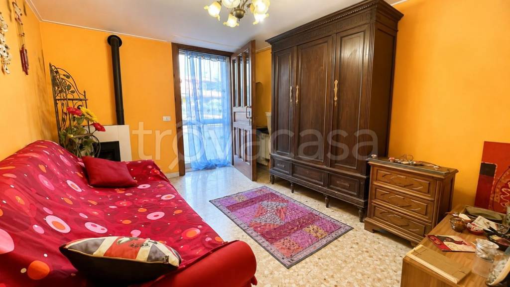 casa indipendente in vendita a Villa Bartolomea in zona Spinimbecco