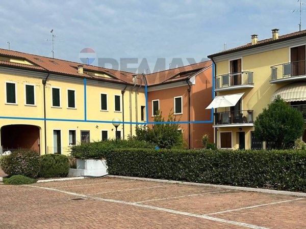 appartamento in vendita a Villa Bartolomea in zona Spinimbecco