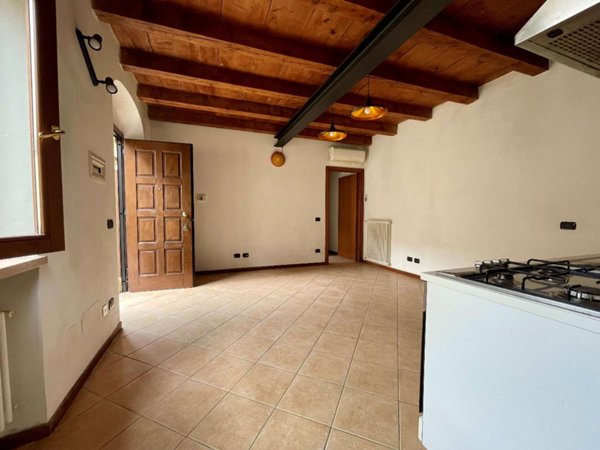 appartamento in vendita a Villafranca di Verona in zona Quaderni