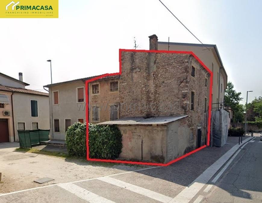 casa indipendente in vendita a Villafranca di Verona in zona Dossobuono