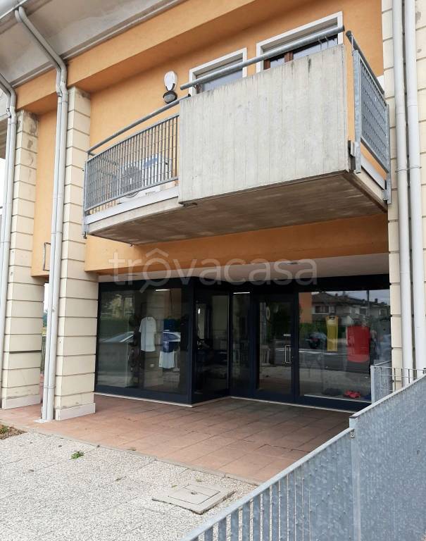 negozio in vendita a Villafranca di Verona