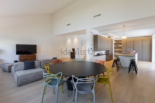 casa indipendente in vendita a Villafranca di Verona