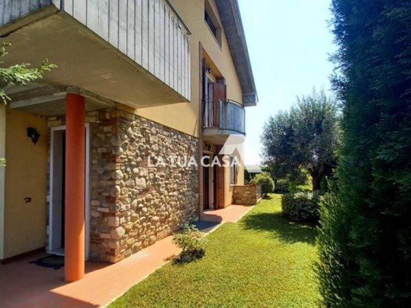 casa indipendente in vendita a Villafranca di Verona