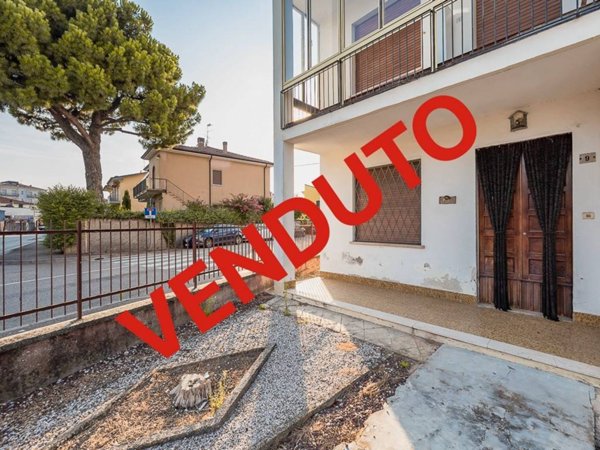 casa indipendente in vendita a Villafranca di Verona