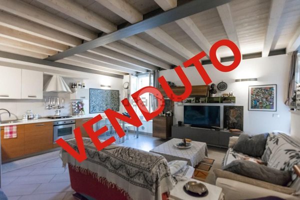 appartamento in vendita a Villafranca di Verona in zona Rosegaferro