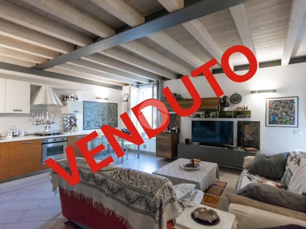 appartamento in vendita a Villafranca di Verona in zona Rosegaferro