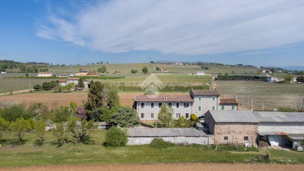 casa indipendente in vendita a Villafranca di Verona