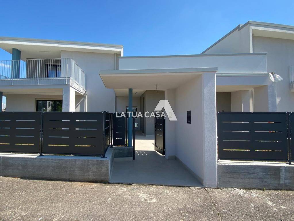 casa indipendente in vendita a Villafranca di Verona in zona Pizzoletta