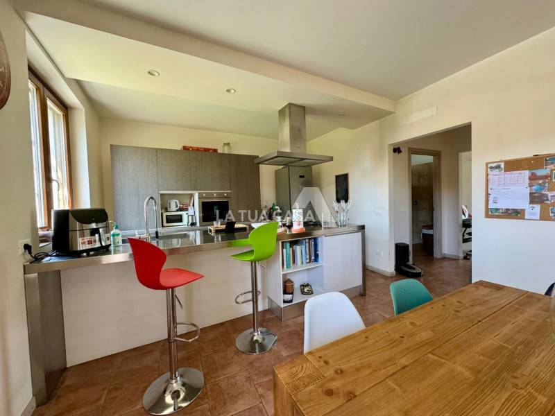 casa indipendente in vendita a Villafranca di Verona in zona Pizzoletta