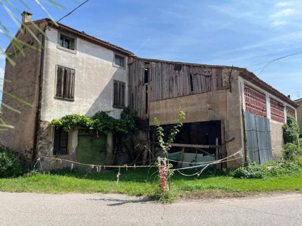 casa indipendente in vendita a Villafranca di Verona