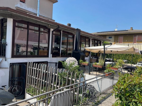 negozio in vendita a Villafranca di Verona
