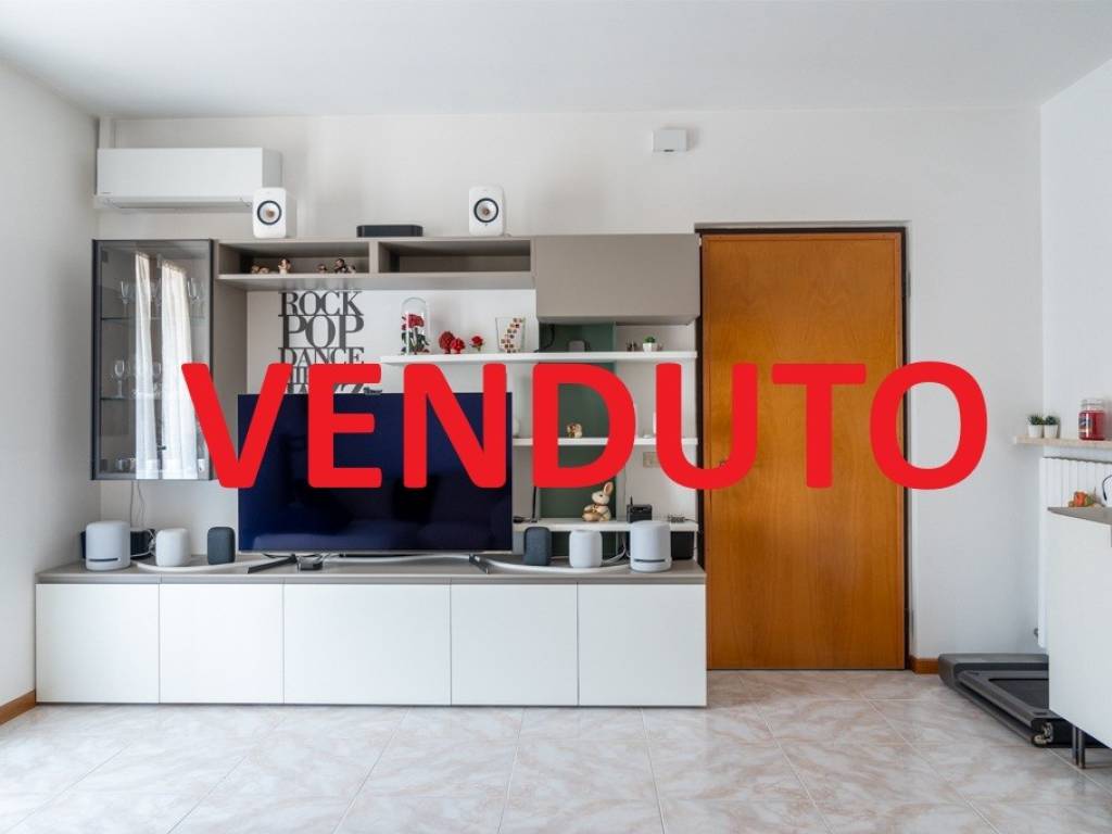 appartamento in vendita a Villafranca di Verona in zona Dossobuono