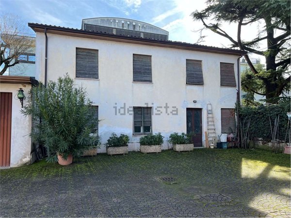 casa indipendente in vendita a Villafranca di Verona