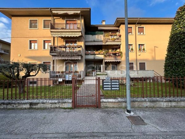 appartamento in vendita a Villafranca di Verona