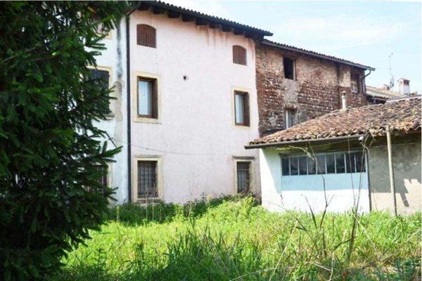 casa indipendente in vendita a Villafranca di Verona