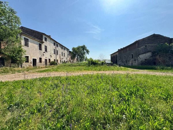 casa indipendente in vendita a Villafranca di Verona