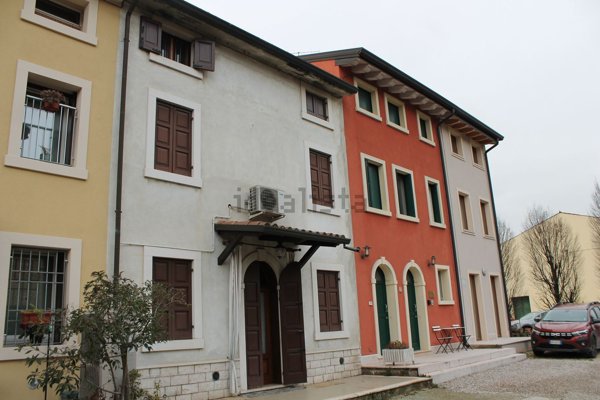 pentavano in vendita a Villafranca di Verona