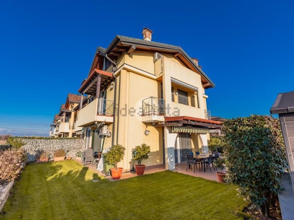 casa indipendente in vendita a Villafranca di Verona in zona Pizzoletta