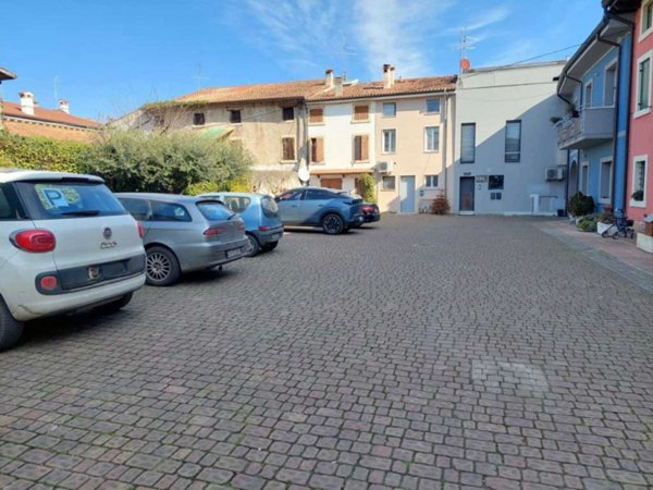 appartamento in vendita a Villafranca di Verona in zona Quaderni