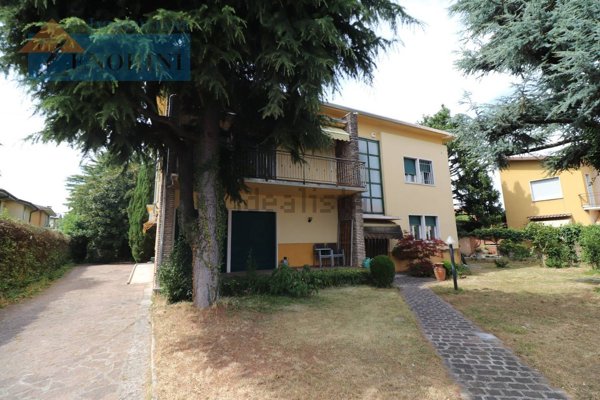 casa indipendente in vendita a Villafranca di Verona