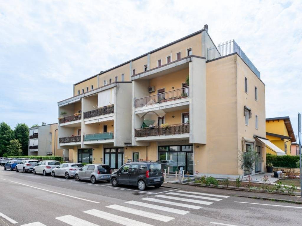 appartamento in vendita a Villafranca di Verona in zona Dossobuono