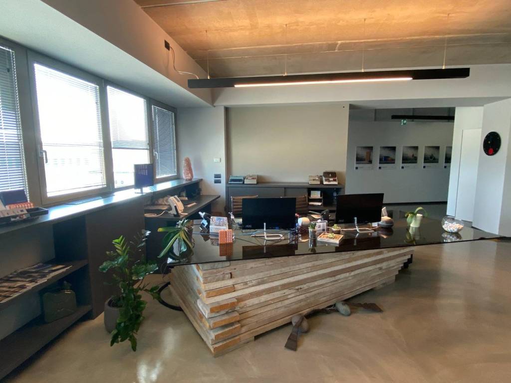 ufficio in vendita a Villafranca di Verona