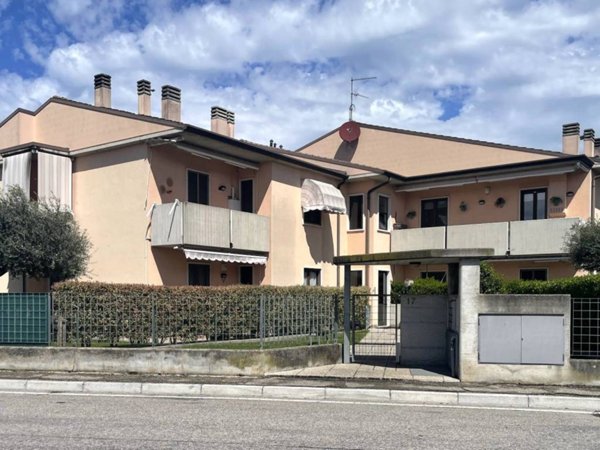 appartamento in vendita a Villafranca di Verona