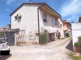 casa indipendente in vendita a Villafranca di Verona
