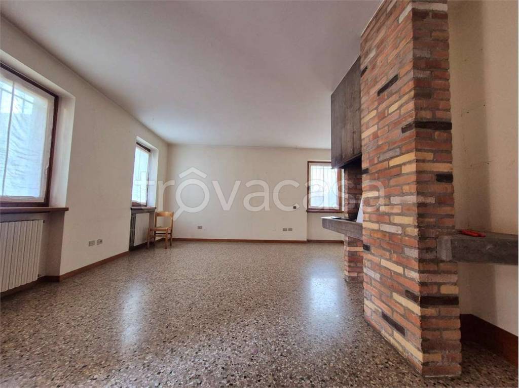 appartamento in vendita a Villafranca di Verona in zona Dossobuono
