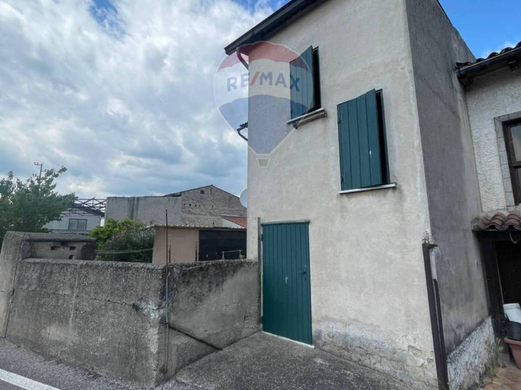 appartamento in vendita a Villafranca di Verona in zona Quaderni