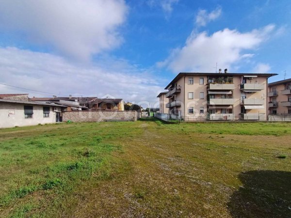 terreno agricolo in vendita a Villafranca di Verona in zona Alpo