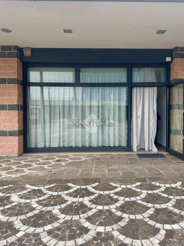 negozio in vendita a Villafranca di Verona