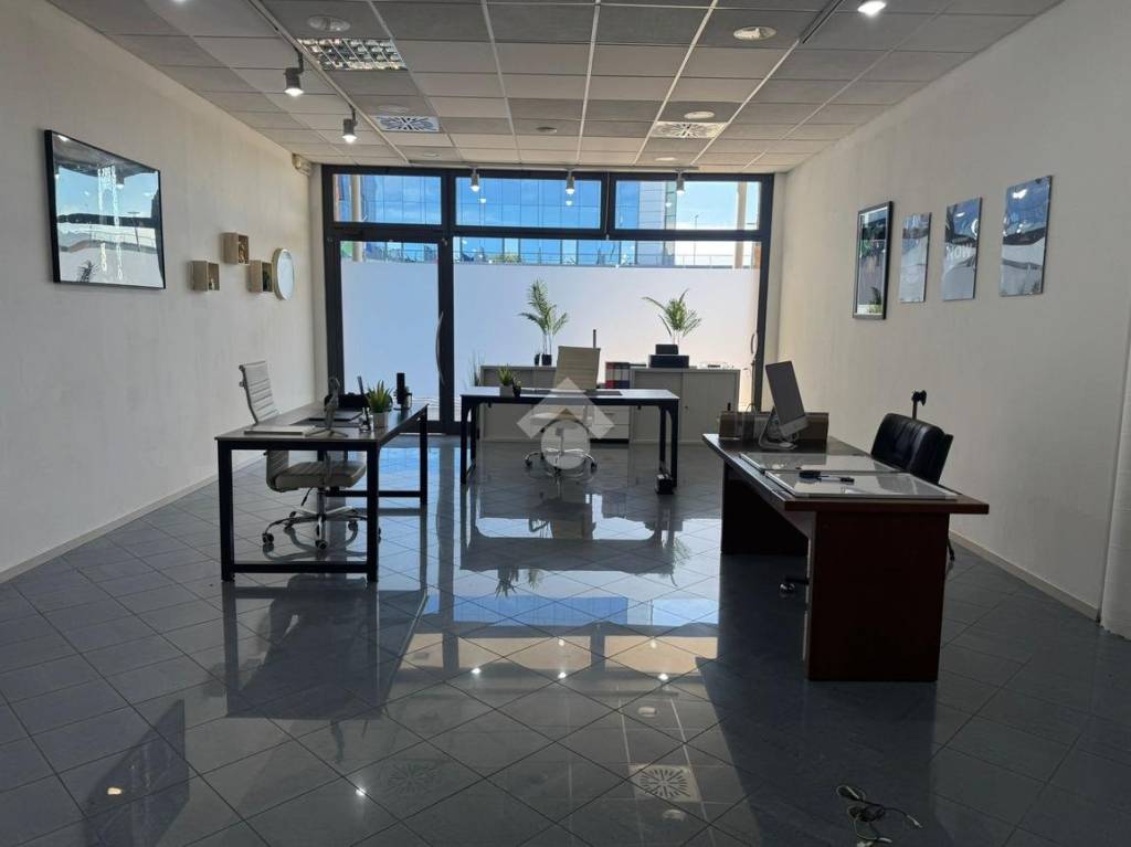 negozio in vendita a Villafranca di Verona