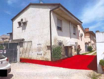 casa indipendente in vendita a Villafranca di Verona