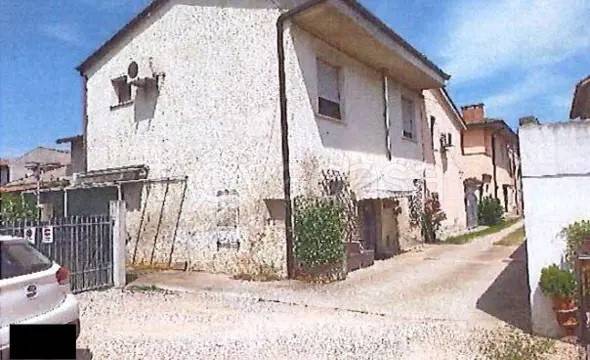 appartamento in vendita a Villafranca di Verona