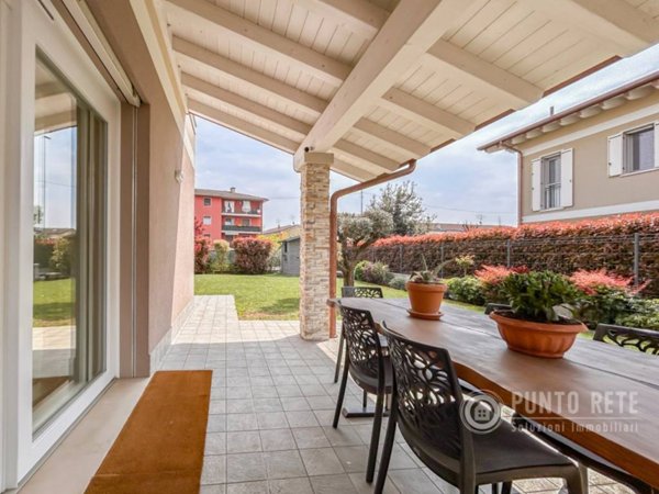appartamento in vendita a Villafranca di Verona in zona Alpo