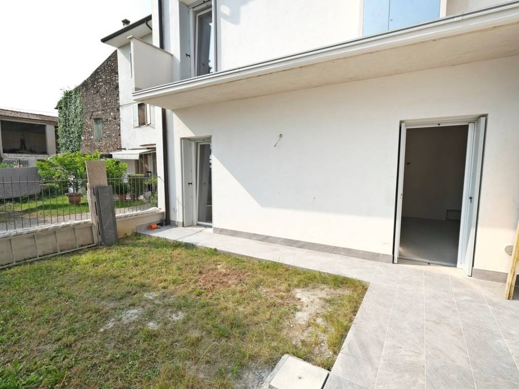 appartamento in vendita a Villafranca di Verona in zona Quaderni