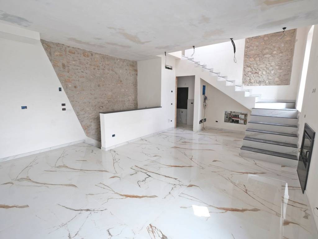 appartamento in vendita a Villafranca di Verona in zona Quaderni