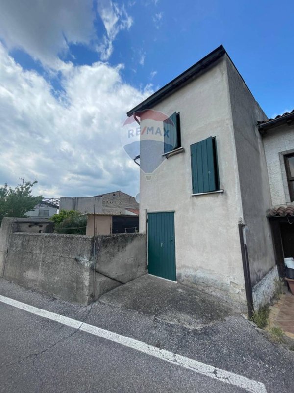 appartamento in vendita a Villafranca di Verona in zona Quaderni