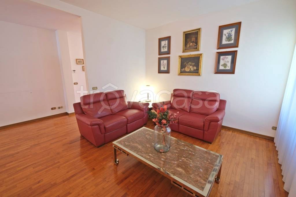 appartamento in vendita a Villafranca di Verona in zona Dossobuono