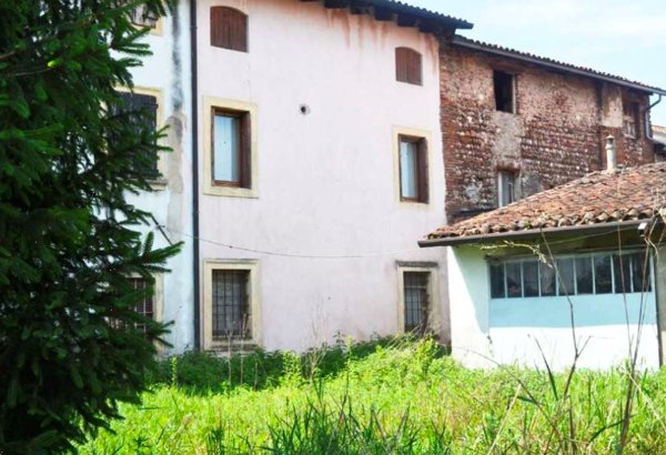 casa indipendente in vendita a Villafranca di Verona
