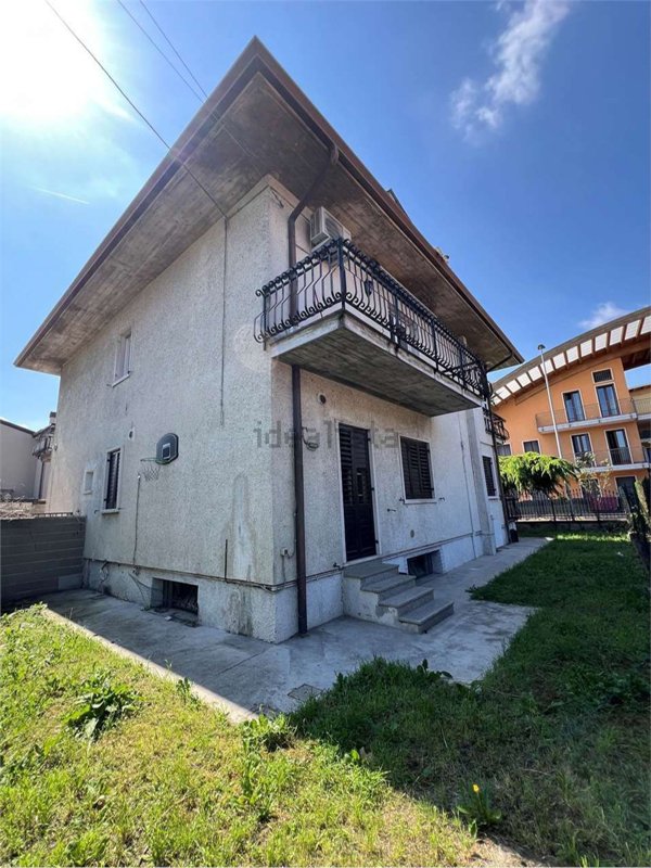 casa indipendente in vendita a Villafranca di Verona