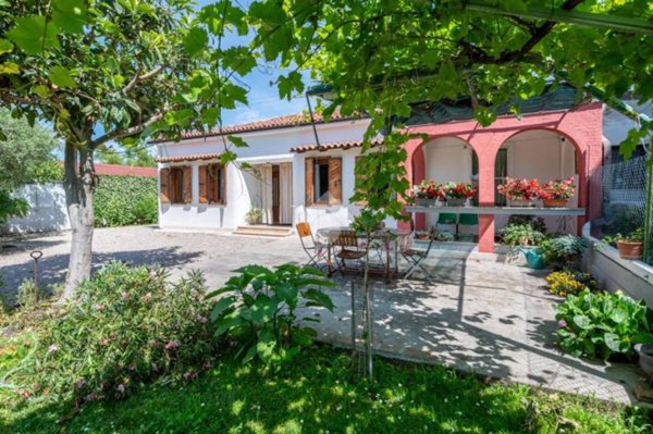 casa indipendente in vendita a Villafranca di Verona