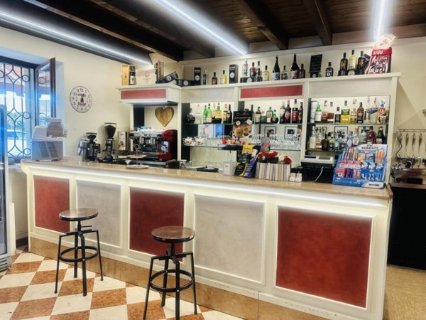negozio in vendita a Villafranca di Verona