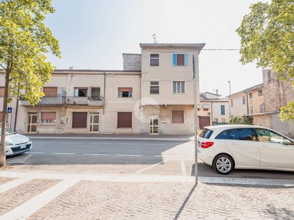 appartamento in vendita a Villafranca di Verona in zona Dossobuono