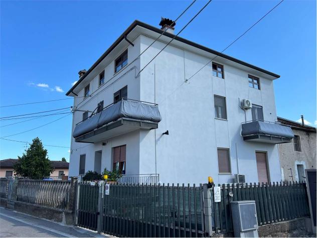appartamento in vendita a Villafranca di Verona in zona Rosegaferro