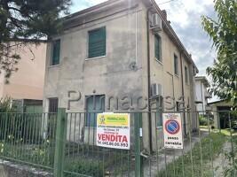 casa indipendente in vendita a Villafranca di Verona