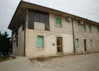 terreno edificabile in vendita a Villafranca di Verona in zona Alpo