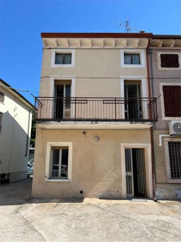 appartamento in vendita a Villafranca di Verona in zona Quaderni
